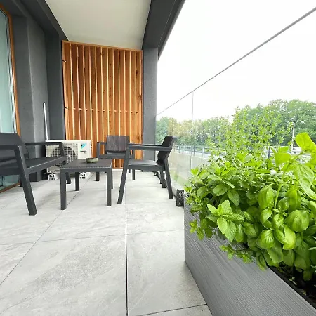 Διαμέρισμα Superior Laguna Beskidow Green! Sauna & Gym! Air Condition! Zarzecze (Silesia)